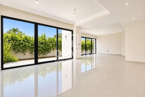 6 bedrooms Villa in Dubai, UAE No. 211200 4