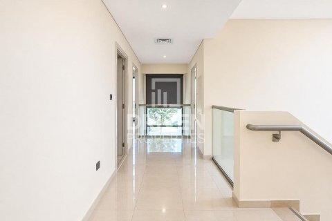 6 bedrooms Villa in Dubai, UAE No. 211200 10