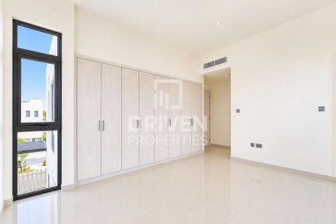 6 bedrooms Villa in Dubai, UAE No. 211200 16