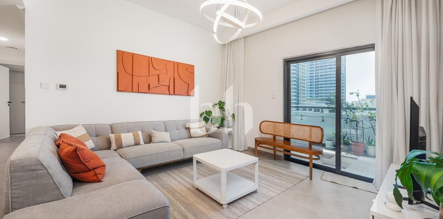 Apartment de 2 dormitorios en Time Place Tower, UAE No. 215290