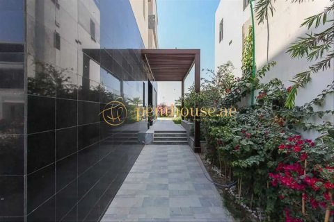 6 bedrooms Villa in Golf City, UAE No. 128981 17