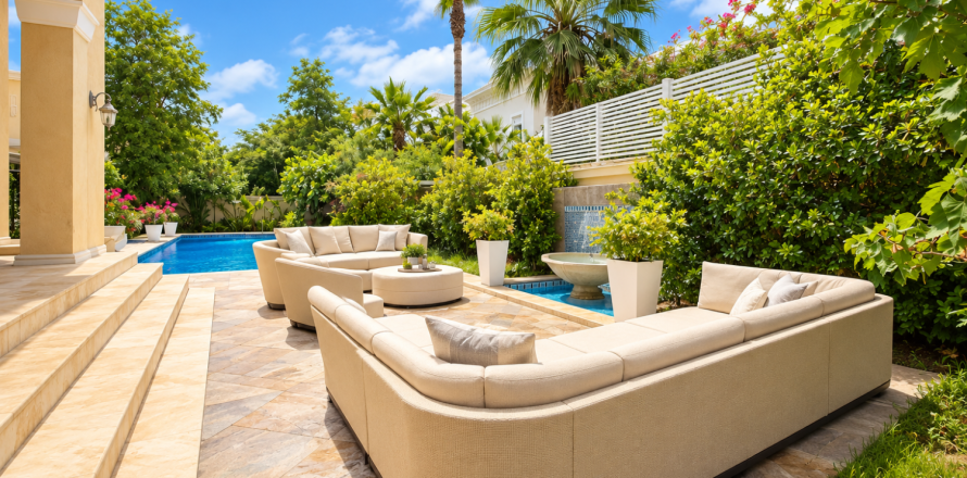 6 bedrooms Villa in Sector E, UAE No. 223486