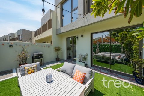 3 bedrooms Townhouse in EMAAR South, UAE No. 220728