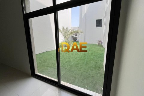 Villa de 4 chambres à Mirdif Villas, UAE No. 35522 21