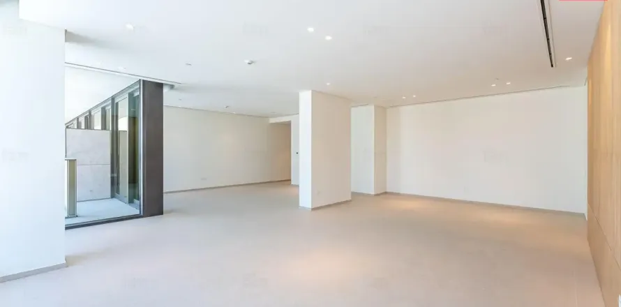 Apartment de 4 dormitorios en Dubai, UAE No. 216269