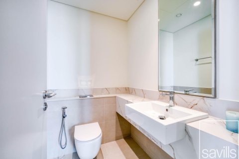 Appartement de 3 chambres à EMAAR Beachfront, UAE No. 214016 15