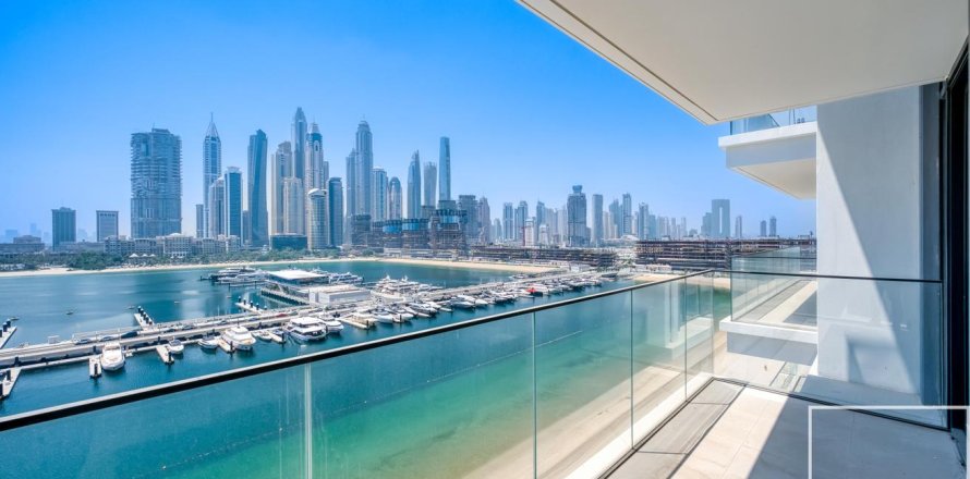 Appartement de 3 chambres à EMAAR Beachfront, UAE No. 214016