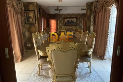 Villa de 4 chambres à Dubai, UAE No. 5503 11