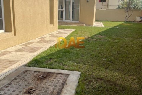 Villa de 4 chambres à Dubai, UAE No. 5503 6