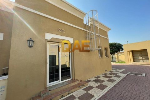 Villa de 4 chambres à Dubai, UAE No. 5503 9