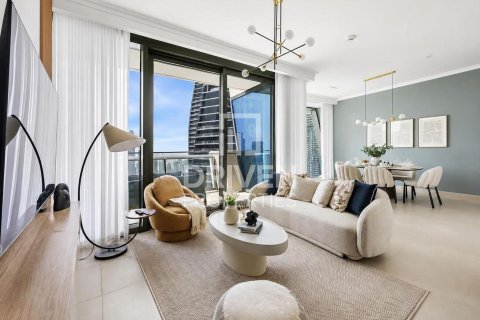 Apartment de 3 dormitorios en Burj Vista, UAE No. 217695 3