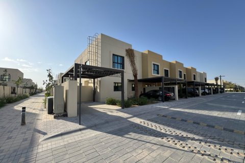 3 bedrooms Townhouse in Sharjah, UAE No. 196059