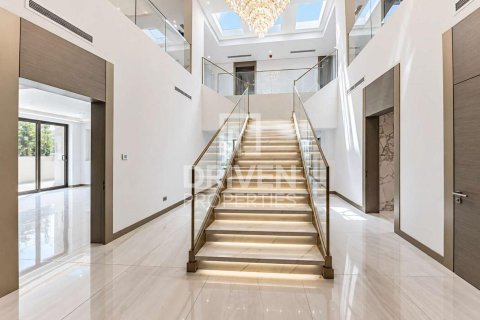 Villa de 5 dormitorios en Jumeirah Golf Estates, UAE No. 215041