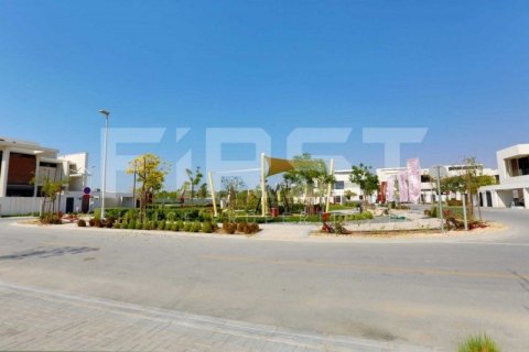 Villa de 4 dormitorios en  Yas Island, UAE No. 12808 16