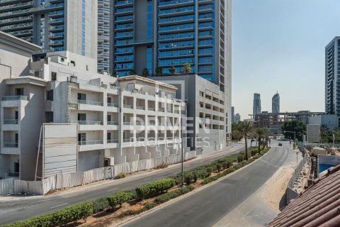 Townhouse de 4 dormitorios en District 15, UAE No. 221489 27