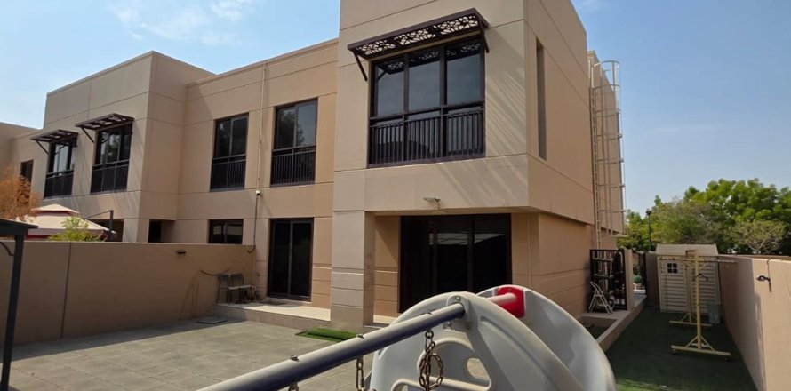 Townhouse de 3 chambres à Muwaileh Commercial, UAE No. 215289