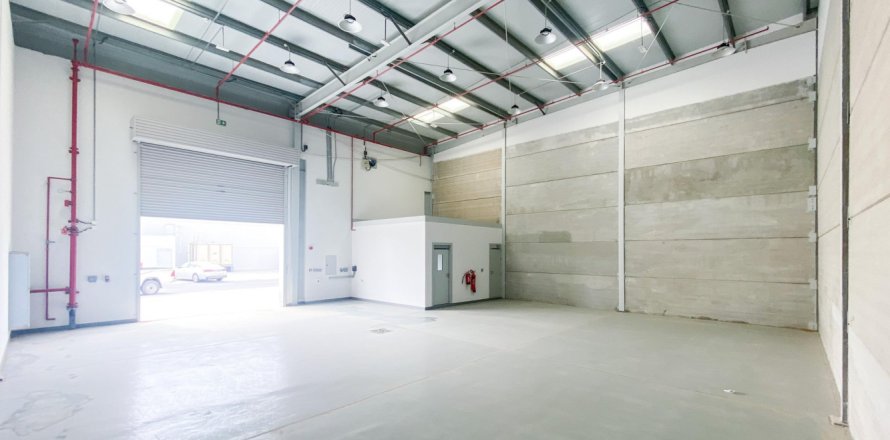 Склад 400м² в RAK FTZ, ОАЭ №23585