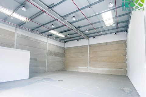 Склад 400м² в RAK FTZ, ОАЭ №23585 3