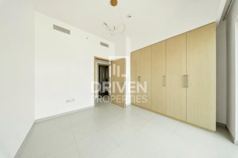 2 bedrooms Apartment in Burj Royale, UAE No. 212370 8