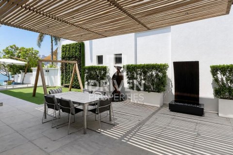 4 غرف نوم فيلا في Garden Homes, الإمارات العربية المتحدة رقم 214509 24