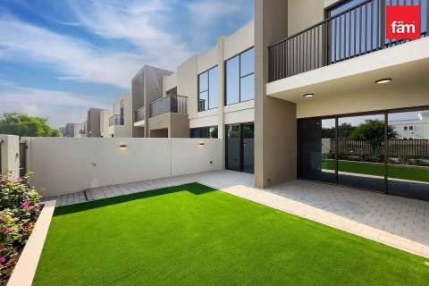 3 bedrooms Villa in Dubai, UAE No. 213477