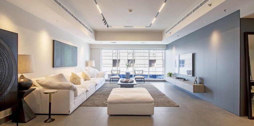 2 bedrooms Apartment in Emirates Crown, UAE No. 213069