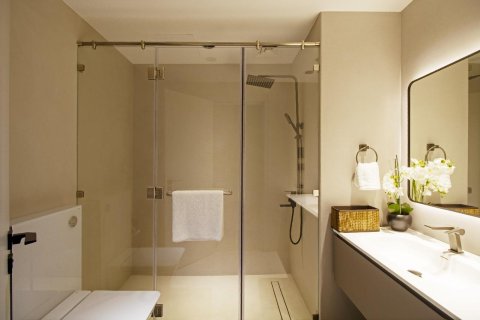 2 bedrooms Apartment in Emirates Crown, UAE No. 213069 9