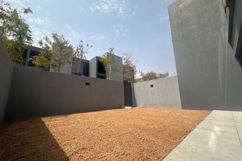 Townhouse de 3 dormitorios en Tilal City, UAE No. 215288 3
