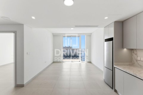 Квартира с 1 спальней в EMAAR Beachfront, ОАЭ №218614 3