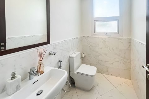 Villa de 4 dormitorios en Al Quoz, UAE No. 221679 18