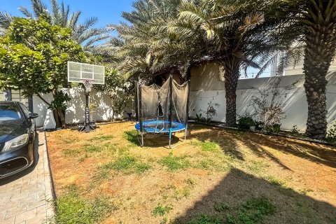 Villa de 4 dormitorios en Al Quoz, UAE No. 221679 15