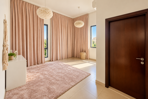 Villa de 4 dormitorios en Al Quoz, UAE No. 221679 5