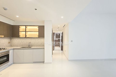 Appartement de 2 chambres à EMAAR Beachfront, UAE No. 77426 4