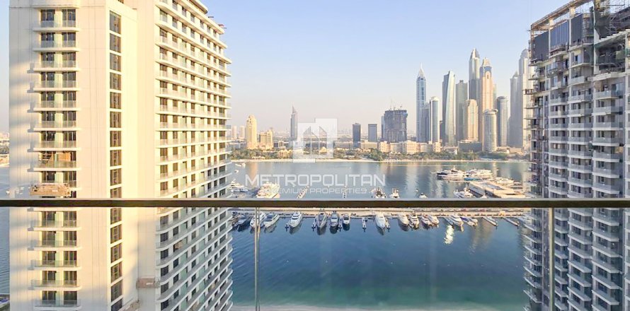 Appartement de 2 chambres à EMAAR Beachfront, UAE No. 77426