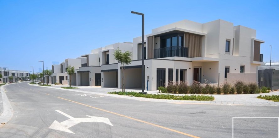 Townhouse de 3 dormitorios en Jebel Ali, UAE No. 222616