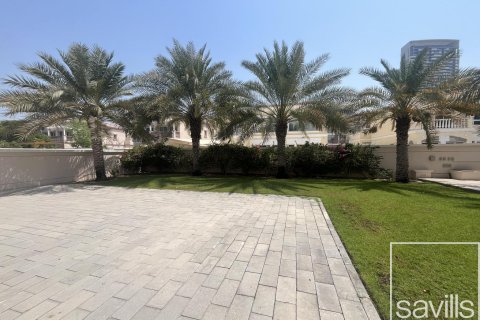 Вилла с 2 спальнями в Jumeirah Village Triangle, ОАЭ №220427 8