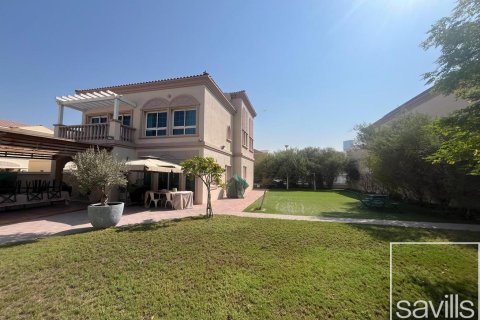 Вилла с 2 спальнями в Jumeirah Village Triangle, ОАЭ №220427