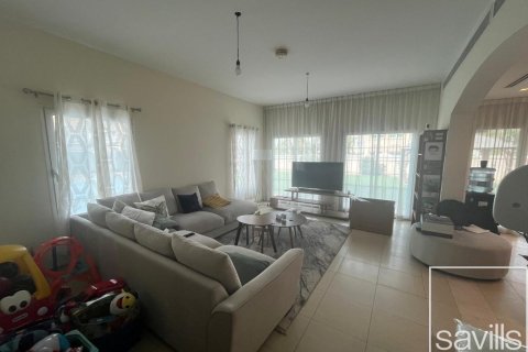Вилла с 2 спальнями в Jumeirah Village Triangle, ОАЭ №220427 3