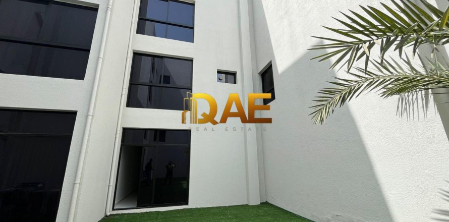 Villa de 4 chambres à Mirdif Villas, UAE No. 52037