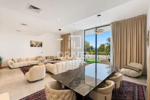 Villa de 4 dormitorios en District One, UAE No. 222940