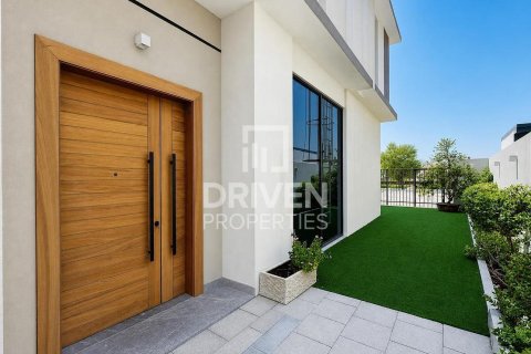 Villa de 4 dormitorios en District One, UAE No. 222940 5