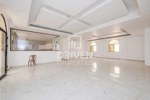Villa de 5 dormitorios en Al Khawaneej, UAE No. 221480 4