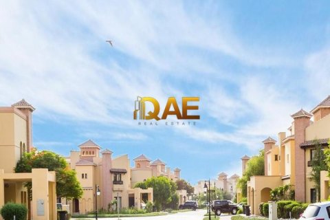 4 bedrooms Villa in Mirdif, UAE No. 33087 4