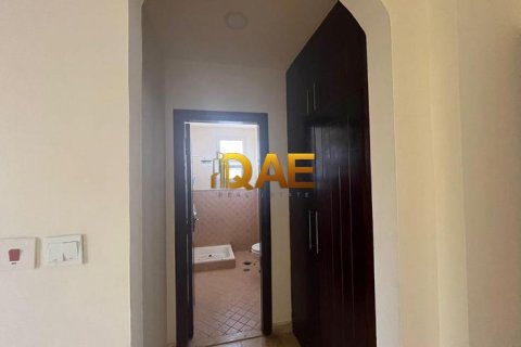 4 bedrooms Villa in Mirdif, UAE No. 33087 12
