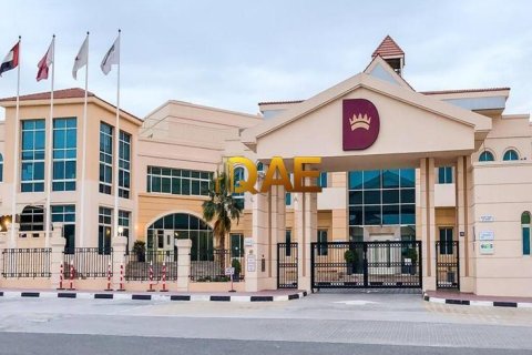 4 bedrooms Villa in Mirdif, UAE No. 33087 8