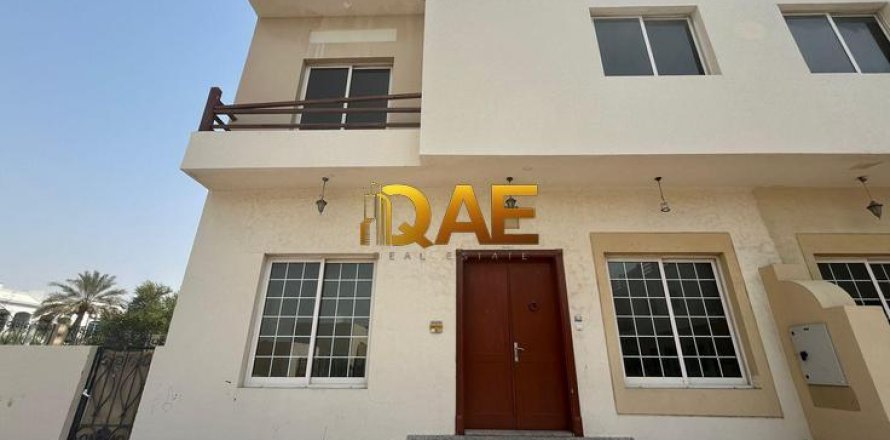 4 bedrooms Villa in Mirdif, UAE No. 33087