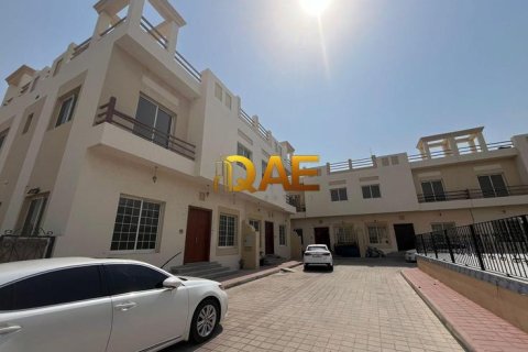 4 bedrooms Villa in Mirdif, UAE No. 33087 21