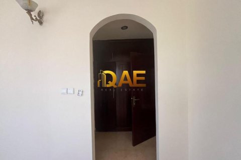 4 bedrooms Villa in Mirdif, UAE No. 33087 18