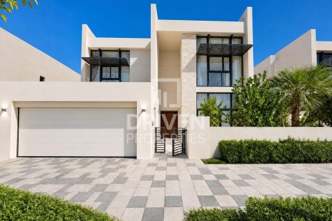 Villa de 4 dormitorios en District One, UAE No. 221444 3