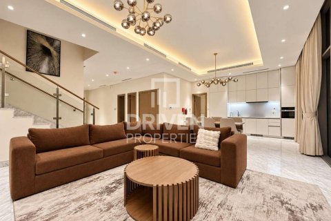 Villa de 4 dormitorios en District One, UAE No. 221444 8